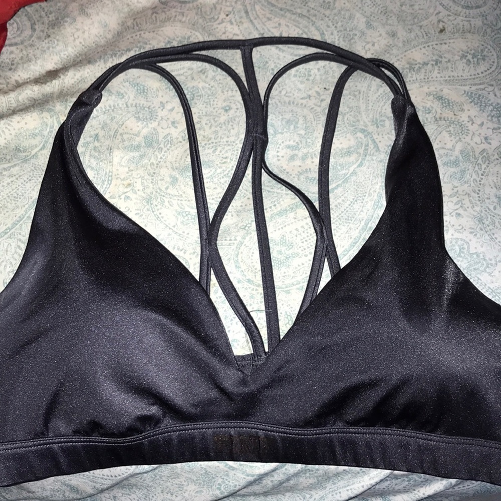 ✨Victoria’s Secret Ultimate Sports Bra✨